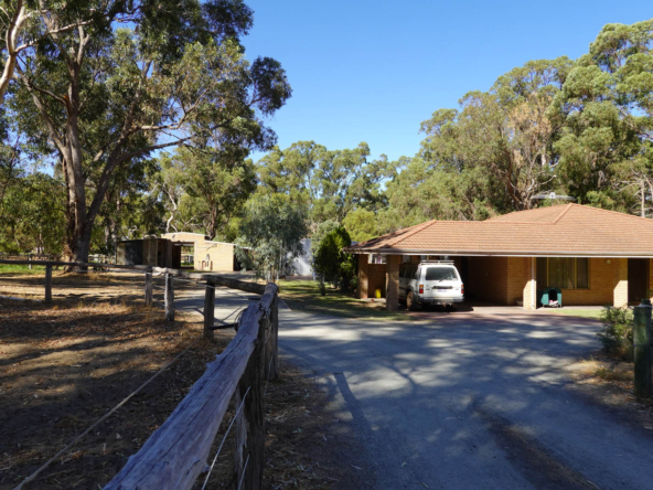Entrance House and Shed Driveway